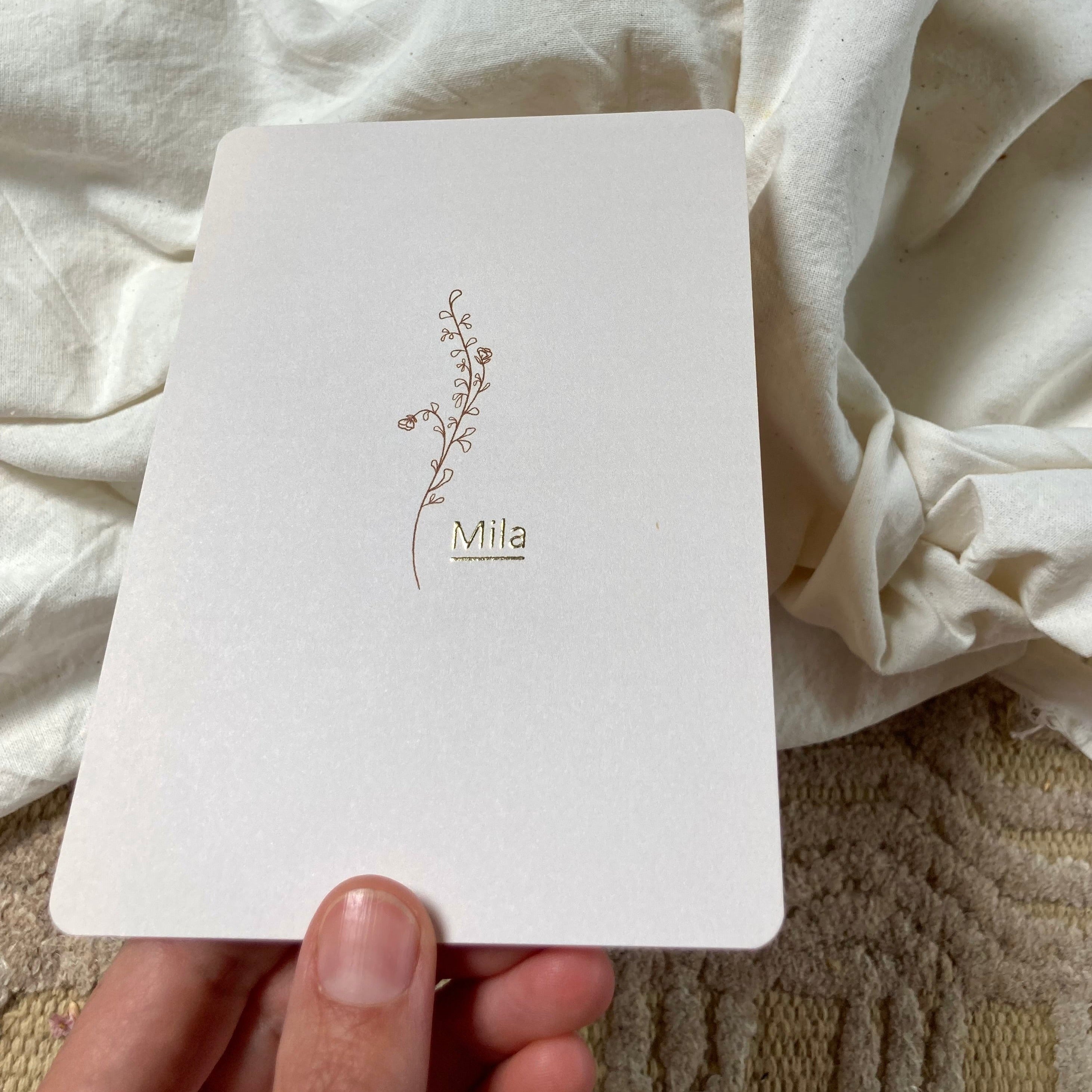 Geboortekaartje Mila | Beige | Goudfolie