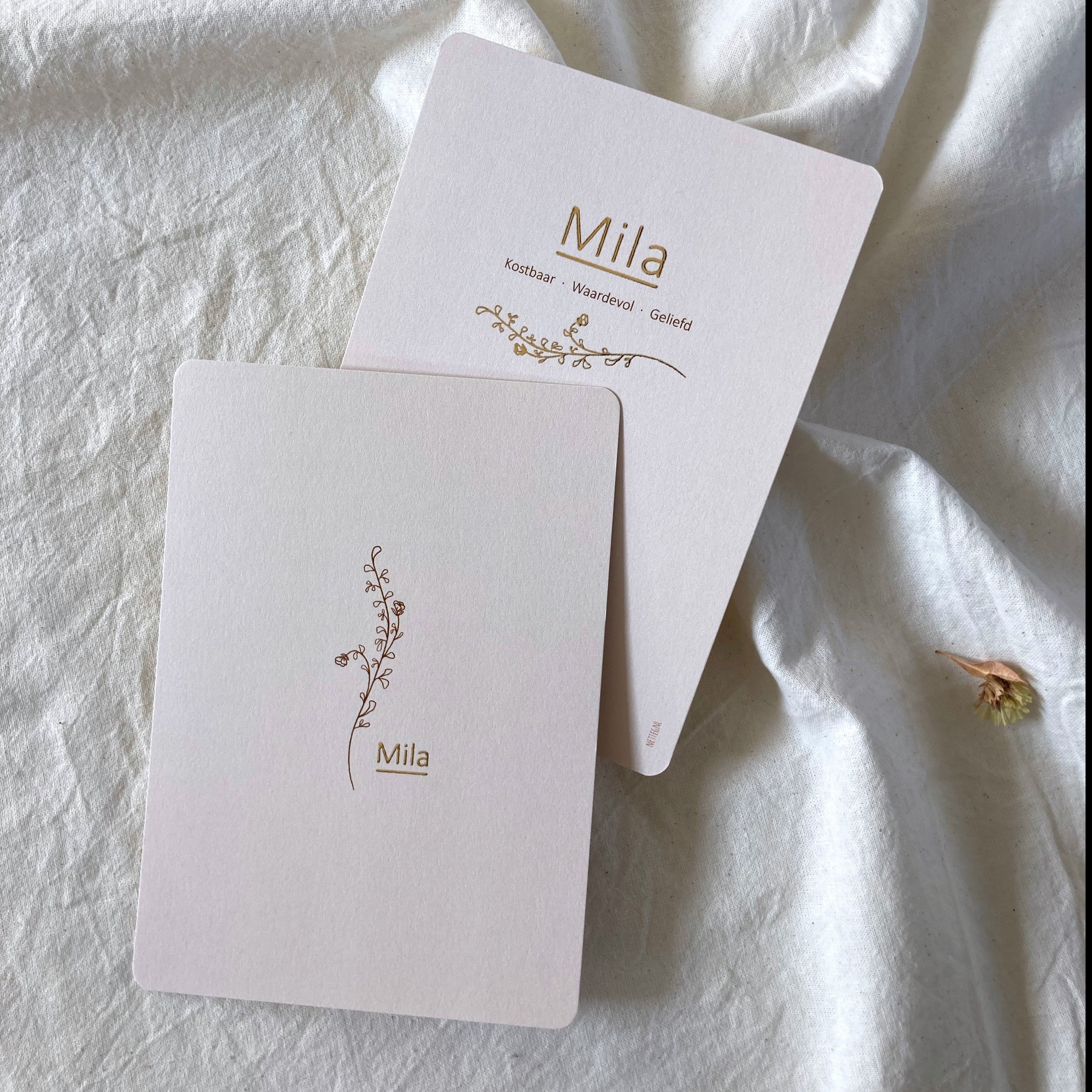 Geboortekaartje Mila | Beige | Goudfolie